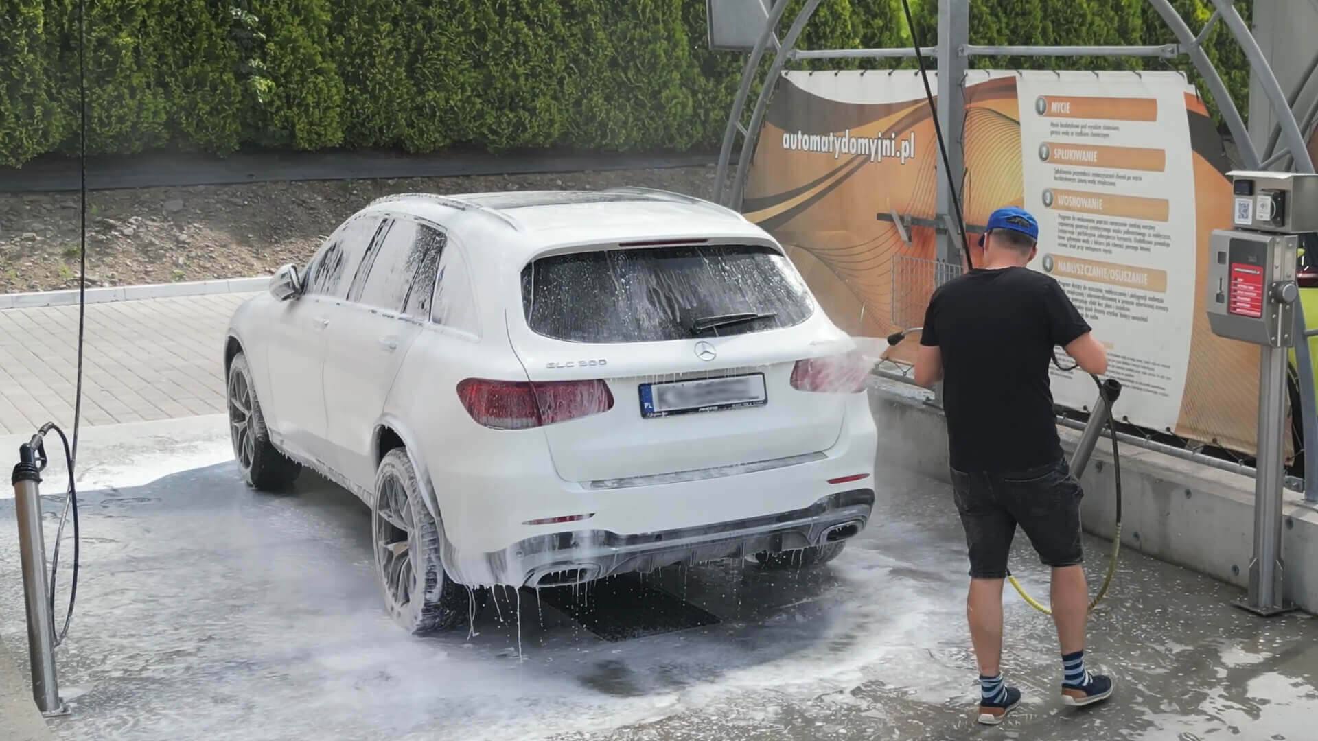 Myjnia bezdotykowa ADM24h w Nowym Sączu — myj auto taniej w abonamencie